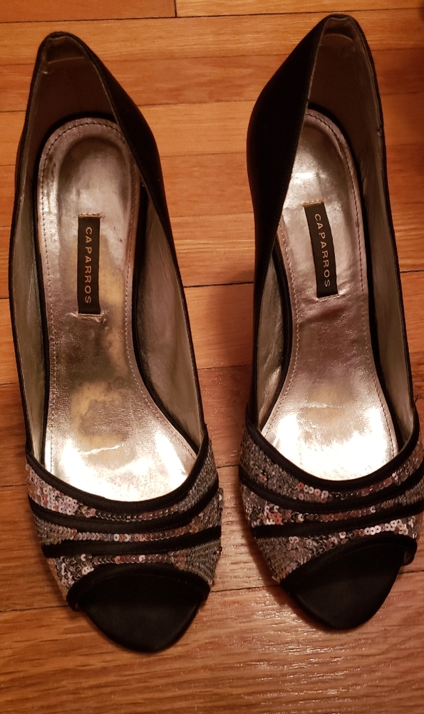 Caparros black evening shoe w.silver sequins